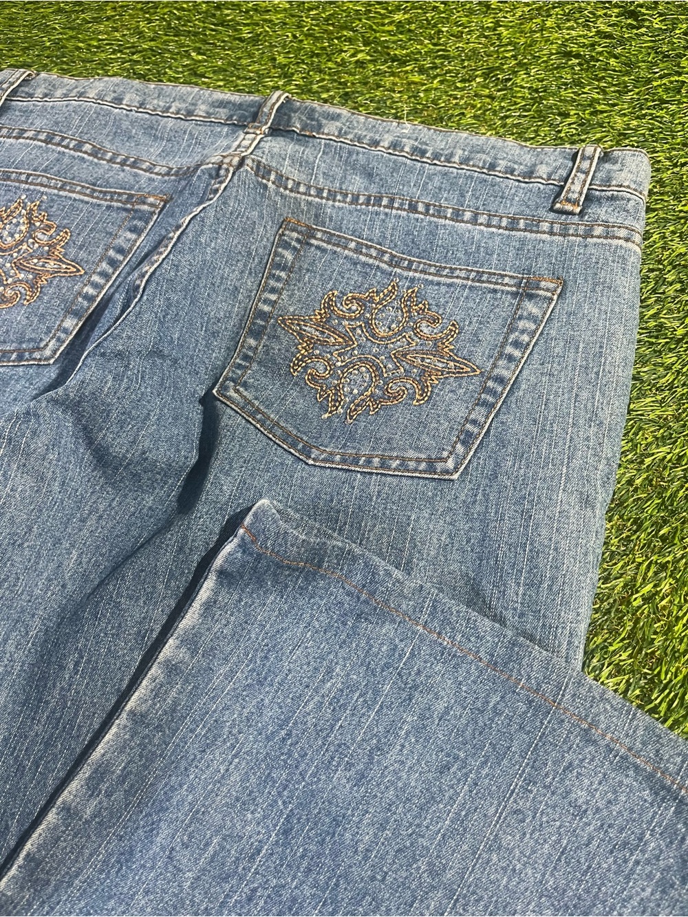 Blue Women's Embellished Back-Pocket Jeans